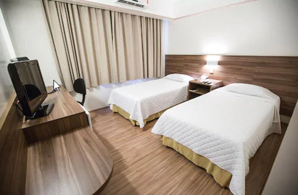Mogano Business Hotel- Eletroposto Chapeco Exterior photo