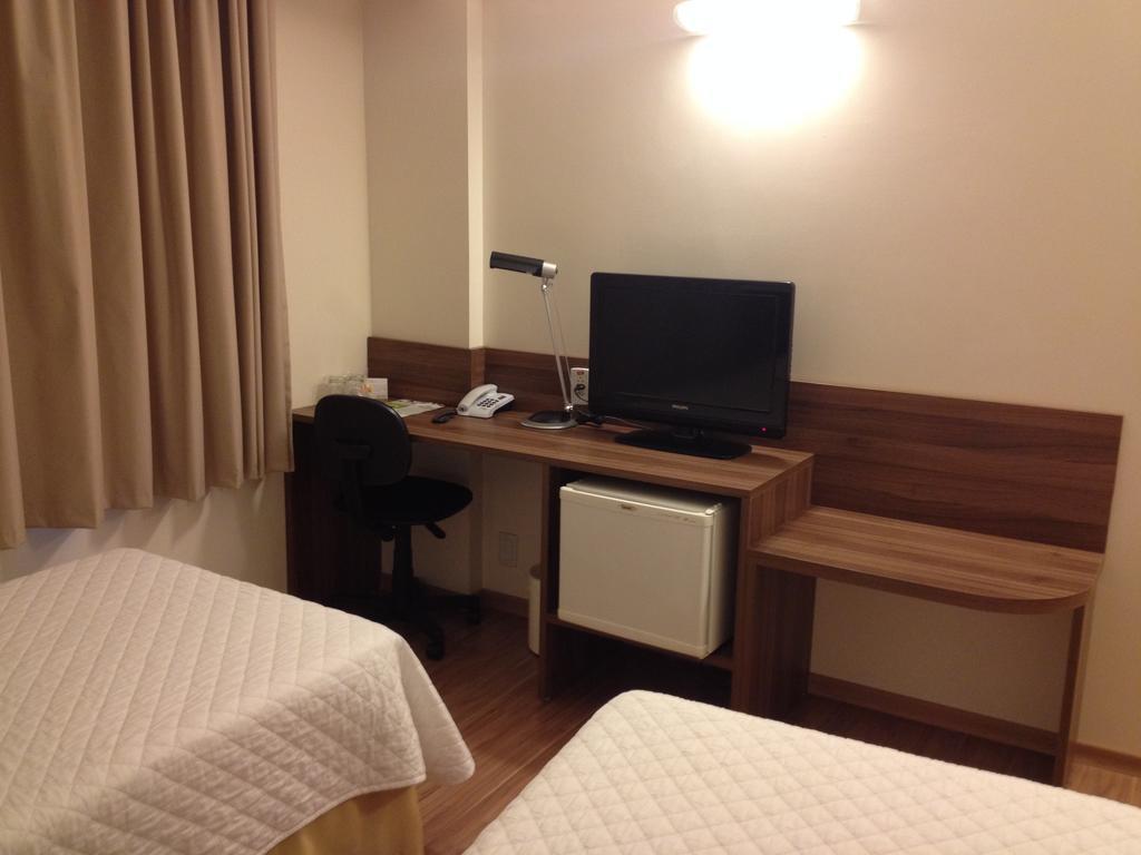 Mogano Business Hotel- Eletroposto Chapeco Exterior photo
