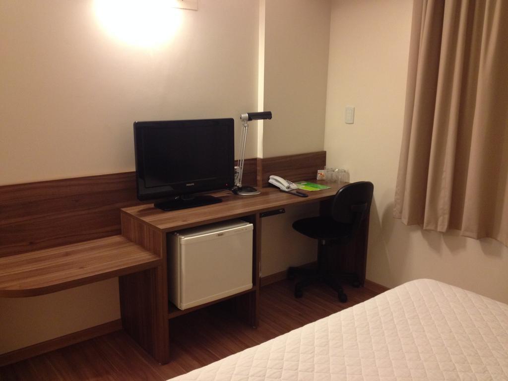 Mogano Business Hotel- Eletroposto Chapeco Exterior photo